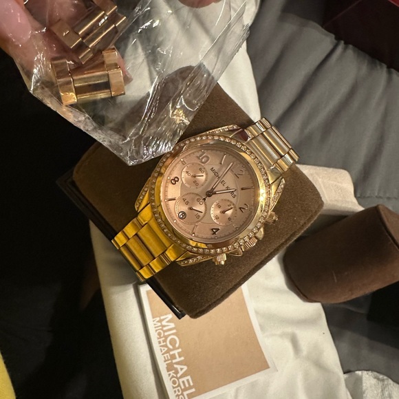 Michael kors watch - Picture 2 of 3